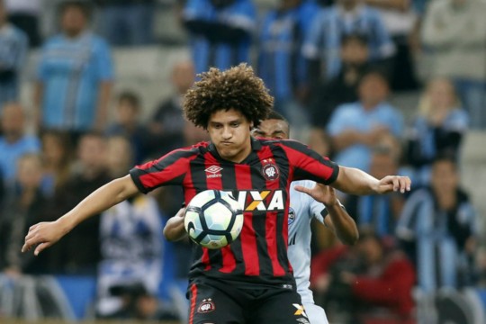Felipe Gedoz não jogá há mais de um mês pelo Furacão. Foto: Albari Rosa