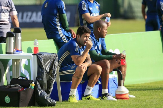 Sem Alecsandro e Kléber, Henrique Almeida será o atacante do Coxa contra o Botafogo. Foto: Marcelo Andrade