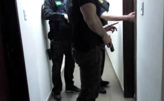 Policiais prenderam 13 pessoas. Foto: Divulgação/PF.