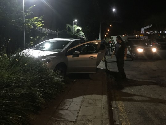 O Peugeot foi fuzilado. Foto: Lucas Sarzi.