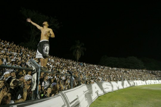 Torcida do Operário lotou o Germano Krüger e fez a festa com a conquista do título da Série D. Foto: Hugo Harada