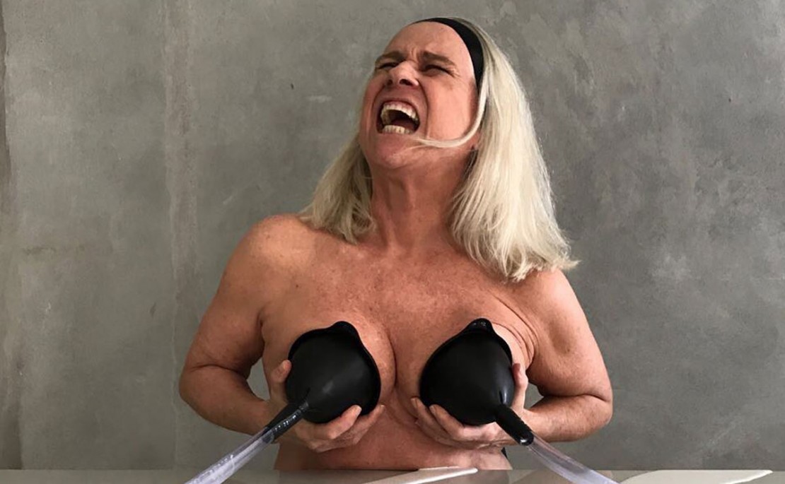Vera Holtz posta foto no estilo topless no Instagram. Foto: Reprodução/Instagram.
