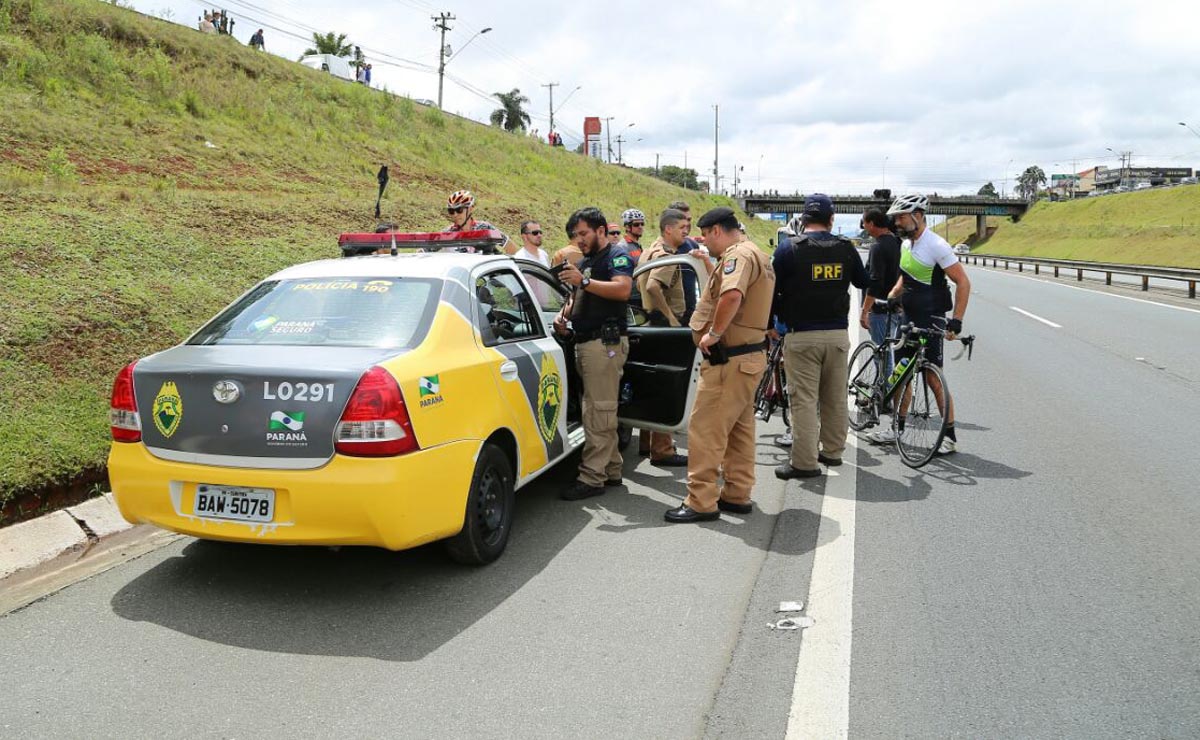 Acidente causou revolta entre outros ciclistas que também trafegavam pela rodovia e presenciaram o ocorrido. Foto: Giuliano Gomes