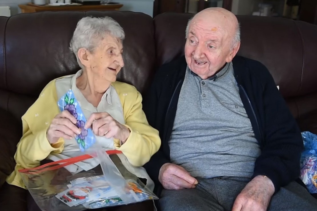 Mãe de 98 anos vai morar em asilo para cuidar do filho de 80