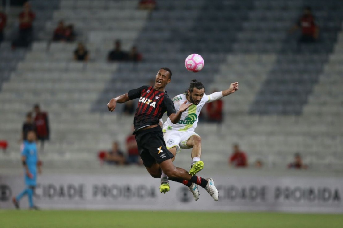 Ribamar quase não teve chances durante o jogo e foi substituído por Douglas Coutinho. Foto: jonathan Campos