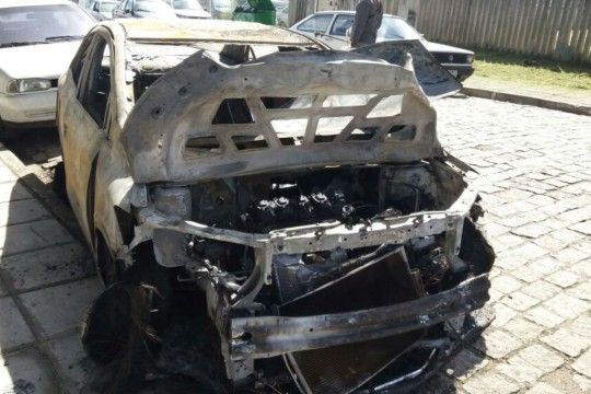 carro-uber-queimado-alex
