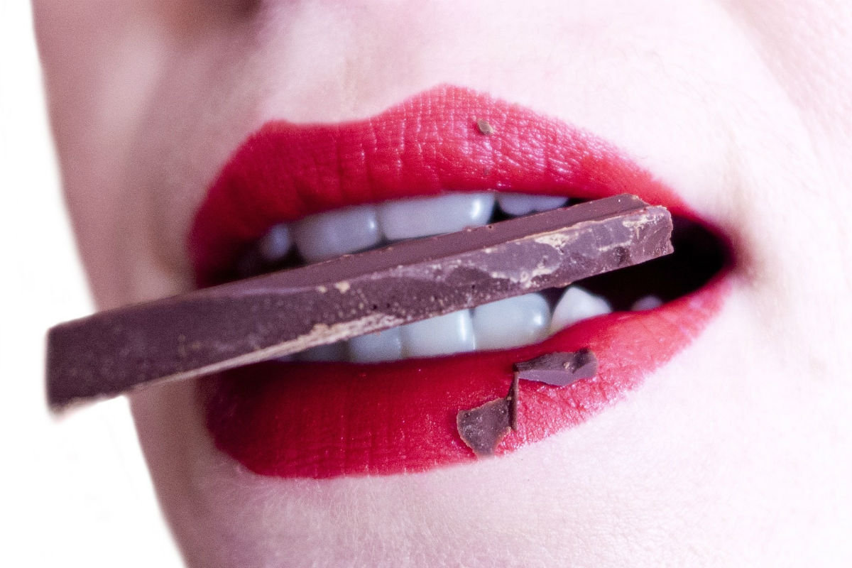 Chocolate com 70% de cacau é um dos alimentos que ajudam a prevenir e tratar o câncer de mama. Foto: Pixabay
