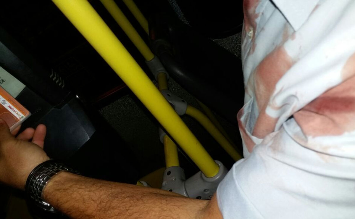 Um dos passageiros da linha foi atingido e teve ferimentos. Ele foi atendido pelo Siate. Foto: Divulgação/Sindimoc.