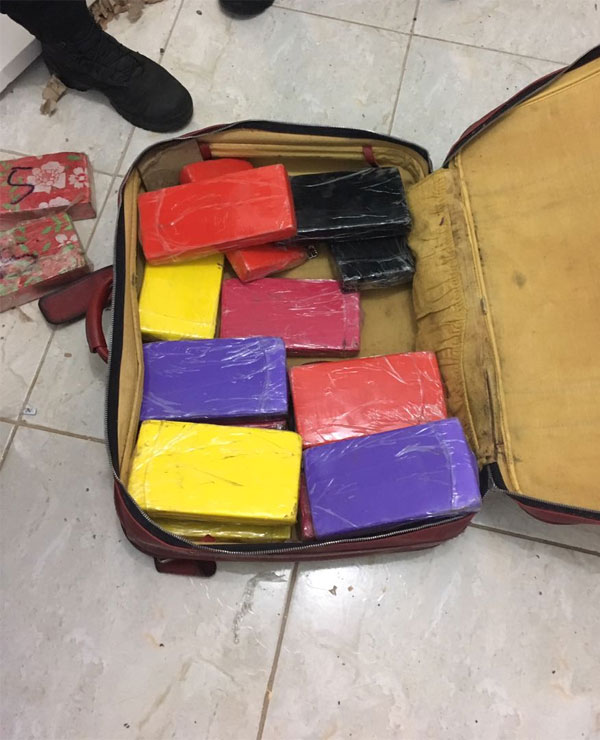 Foram apreendidos cerca de 130 quilos de maconha, 19 quilos de maconha também divididas em buchas e tabletes e mais de 1,5 quilo de crack. Foto: Divulgação/Polícia Civil.
