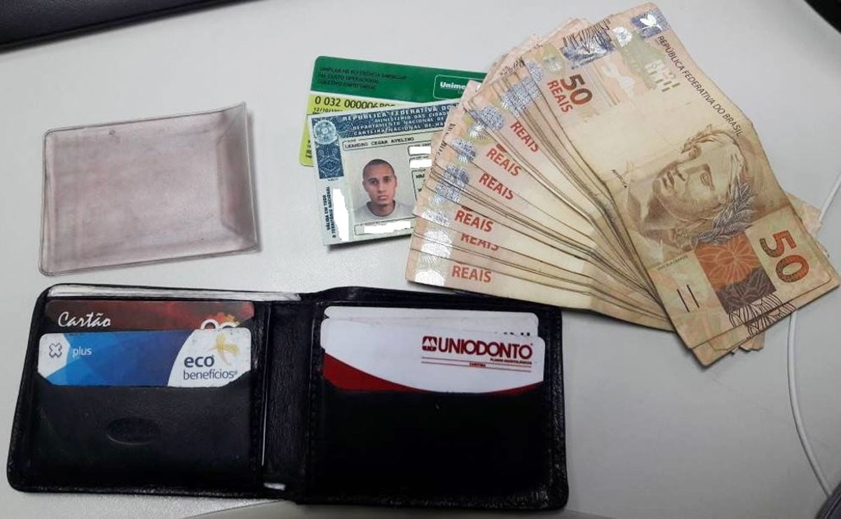 Milton encontrou o dono da carteira com R$ 1200 no Facebook. Foto: Reprodução/Milton Boese.