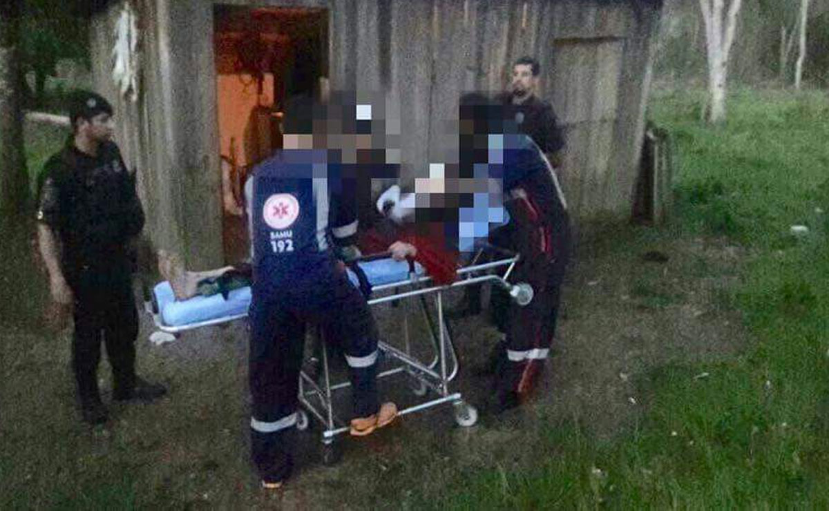 Idosa foi resgatada e encaminhada ao hospital para tratamento médico. Foto: Colaboração/ GM São José dos Pinhais.