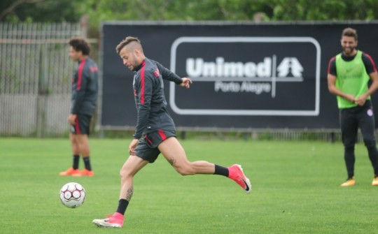 Sem William Pottker, suspenso, Inter deve ter Nico Lopez no ataque na Arena. Foto: Ricardo Duarte/Internacional