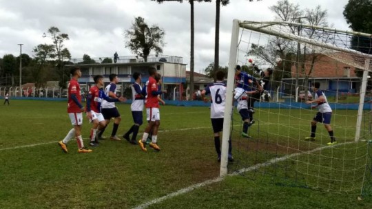 Paraná Clube faz avaliações no Boqueirão e em escolinhas conveniadas. Time sub-15 também está em atividade. Foto: Irapitan Costa/Paraná Clube