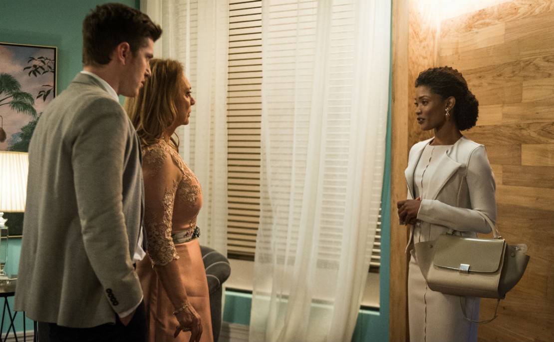 Encontro surpreende a anfitriã Nádia (Eliane Giardini). Foto: Divulgação TV Globo