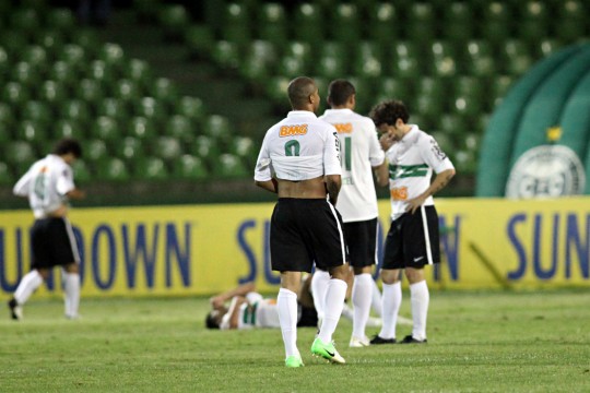 Em 2012, derrotas em casa complicaram o time. Foto: Felipe Rosa