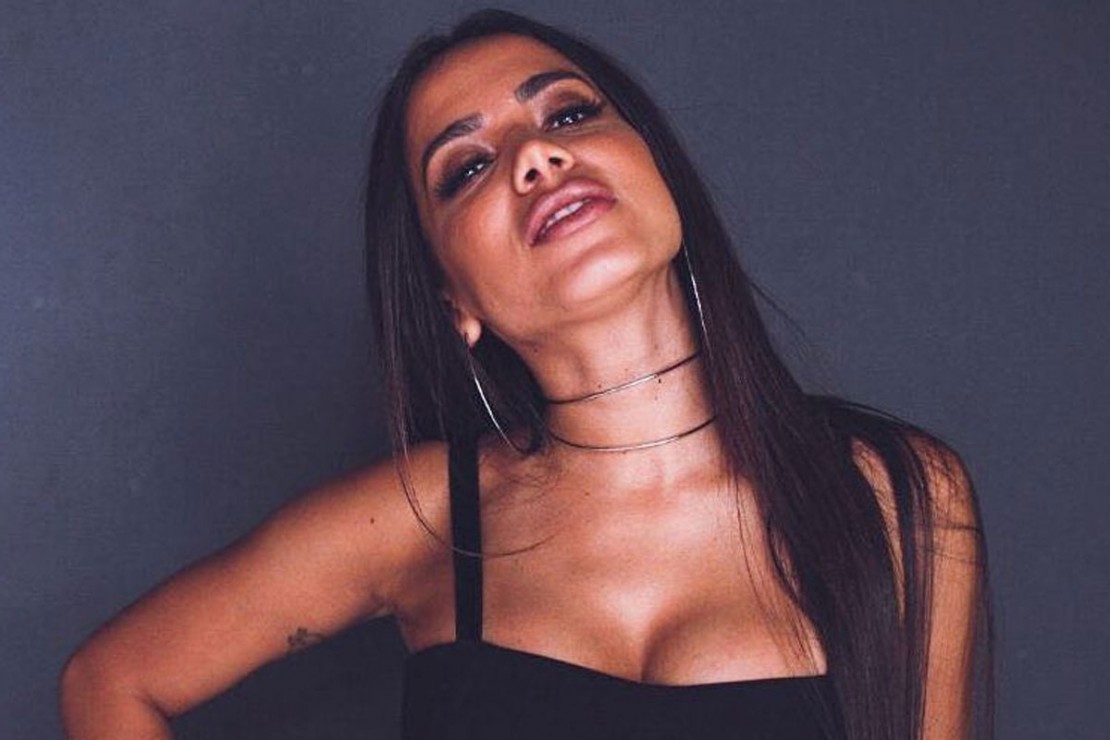Anitta está 'casada', galera! Como foi que isso aconteceu?