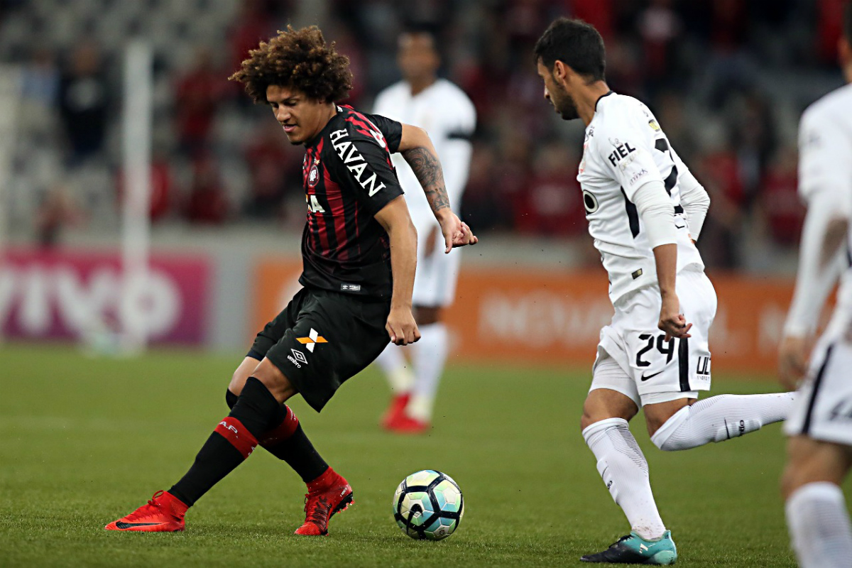 Felipe Gedoz criou as melhores chances do Atlético contra o Corinthians, mas time não conseguiu concluir as oportunidades criadas. Foto: Albari Rosa