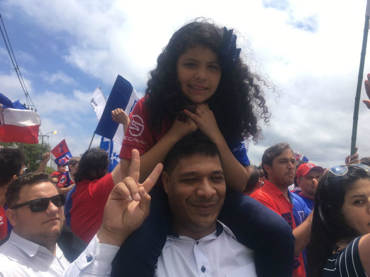 Luiza, a torcedora pé-quente do Paraná Clube. Foto: Gisele Rech