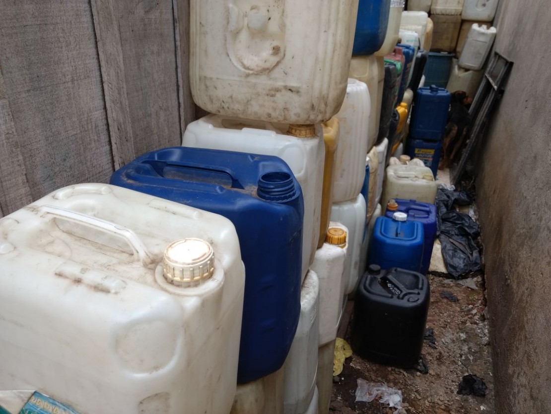 Posto de combustíveis clandestino foi fechado pela polícia no Campo de Santana. Foto: Polícia Civil do Paraná