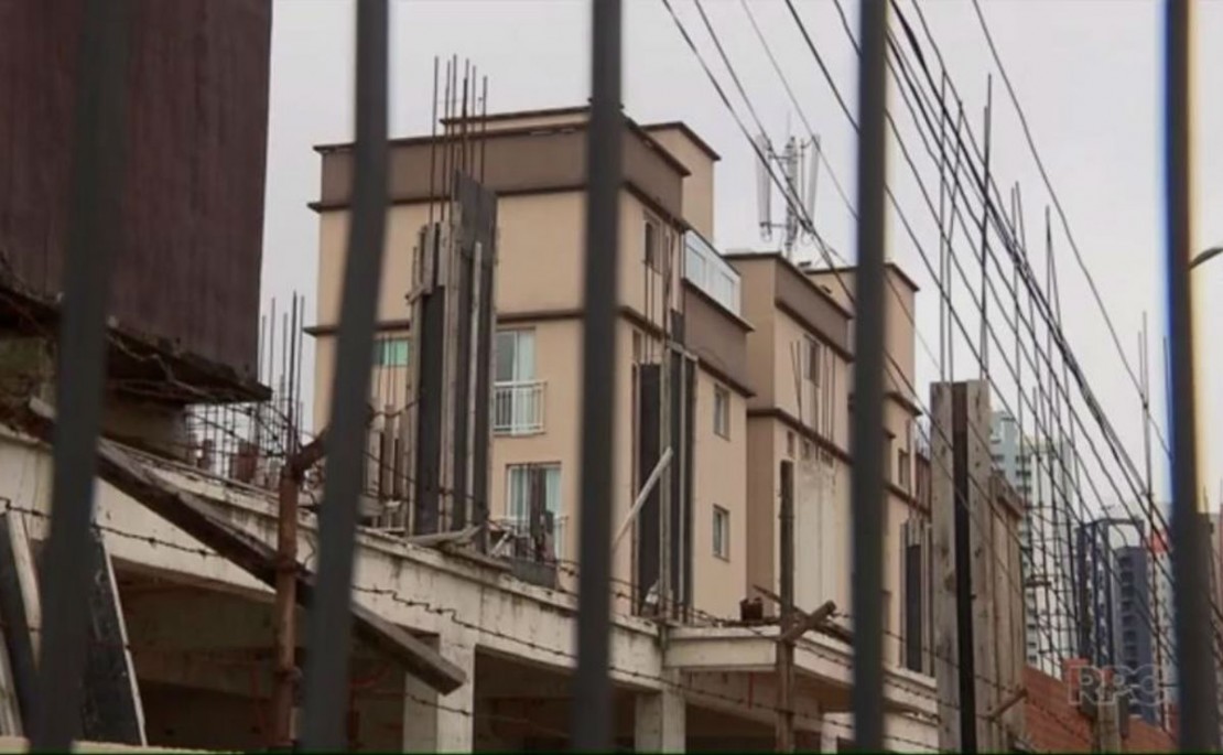 Parte das obras da empresa estão abandonadas Foto: Reprodução/ParanáTV