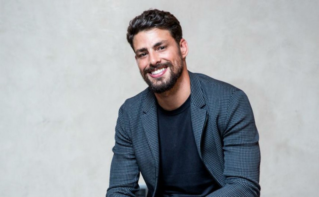 Cauã causa ciúmes dentro da Globo. Foto: Reprodução / Instagram