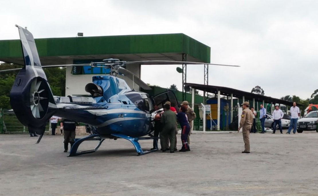 Trabalhador foi levado em estado grave para o hospital. Foto: Marco Charneski