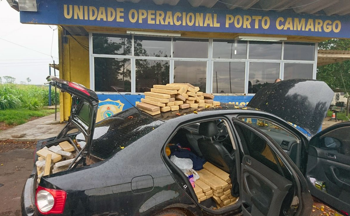 Carro estava com meia tonelada de maconha. Foto: Colaboração.