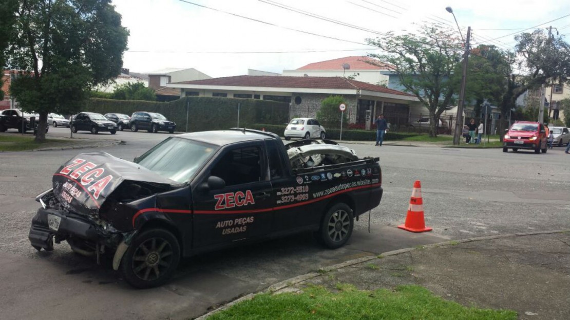 Colisão foi no Cristo Rei e não teve feridos. Foto: Giselle Ulbrich