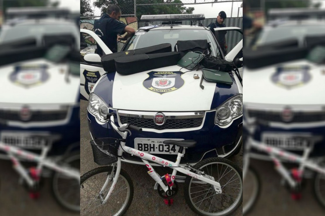 Dupla é presa em flagrante furtando escola municipal no Bairro Novo. Foto: Divulgação Guarda Municipal de Curitiba