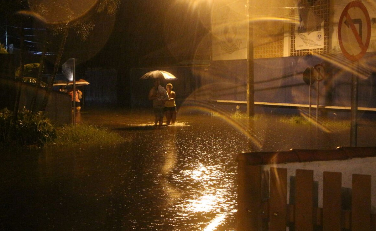 Chuva forte em Pontal do Paraná causou alagamento. Foto: Átila Alberti.