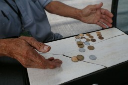 Assaltantes deixaram apenas algumas moedas no caixa da estação. Foto: Átila Alberti.
