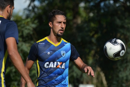 Dirceu foi o primeiro jogador do "intercâmbio" entre Coritiba e Londrina. Foto: Gustavo Oliveira/Londrina EC