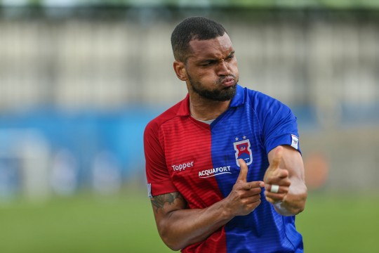 Thiago Santos terá sequência no comando de ataque. Foto: Divulgação/Paraná Clube.