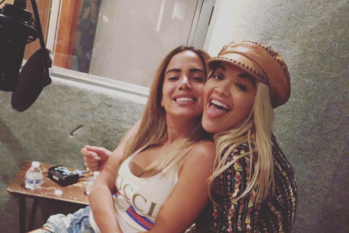 Anitta posou ao lado da cantora britânica Rita Ora. Foto: Reprodução/Instagram