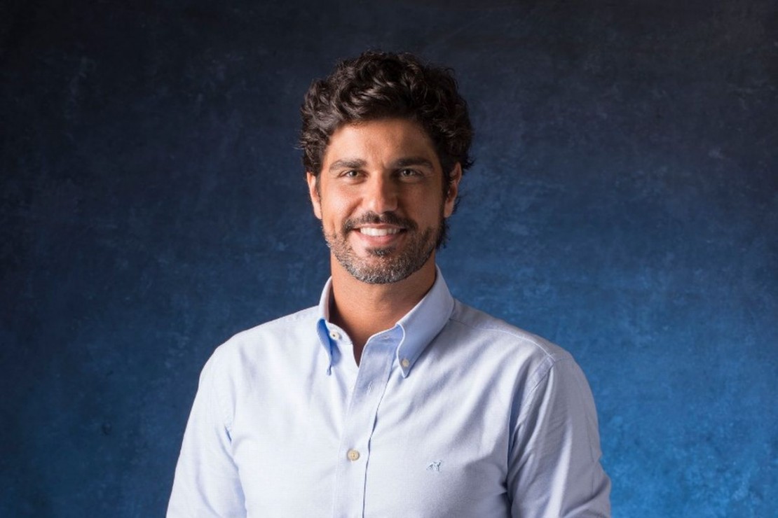 Ator vive com a família em Portugal e voltará para a Europa quando a novela acabar. Foto: Divulgação/Tv Globo