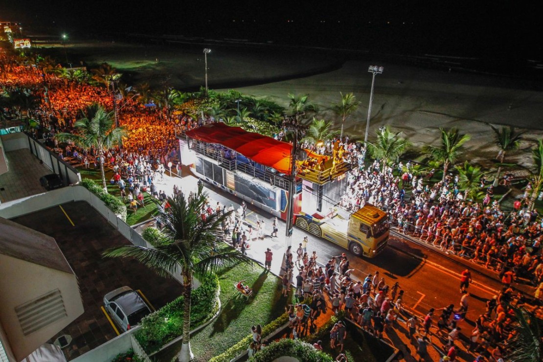 Caiobanda, Guaratubanda e Matimbanda arrastaram foliões durante o Carnaval. Foto: Daniel Castellano.