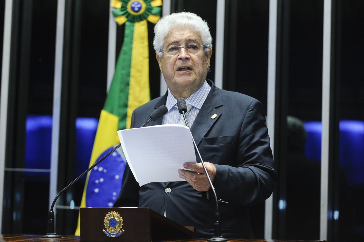 Requião afirmou que tem compromisso com o Paraná e não descartou aliança com Osmar Dias (PDT). Foto: Marcos Oliveira/Agência Senado.