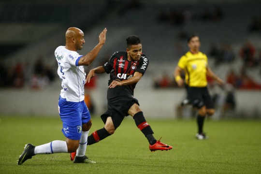 Atlético e Foz, que empataram ontem, terão vantagem de mando na semifinal. Foto: Jonathan Campos.