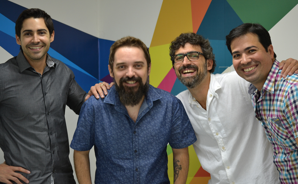 Da esquerda para a direita, Felipe, Chaps, João Henrique e Enio, os quatro sócios da Mr. Plot, a produtora responsável pelos vídeos. 