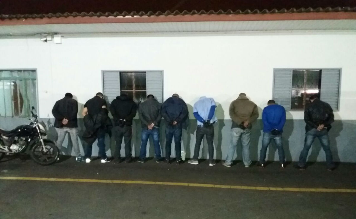 Ao todo, nove homens foram presos e encaminhados à Delegacia de Furtos e Roubos de Cargas (DFRC). Foto: Colaboração/RedeNews
