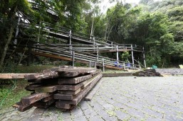 Estrutura da rampa estava deteriorada, o que tornava perigosa a subida. Foto: Aniele Nascimento.