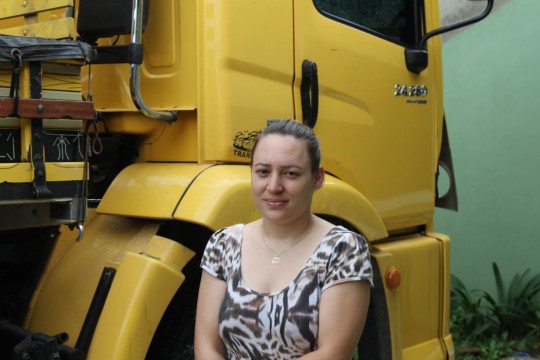 Solamy, morador da casa, disse que a família foi salva por muito pouco. Foto: Gerson Klaina.