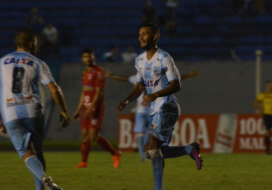Wesley, o herói da classificação do Londrina. Foto: Gustavo Oliveira/Londrina EC
