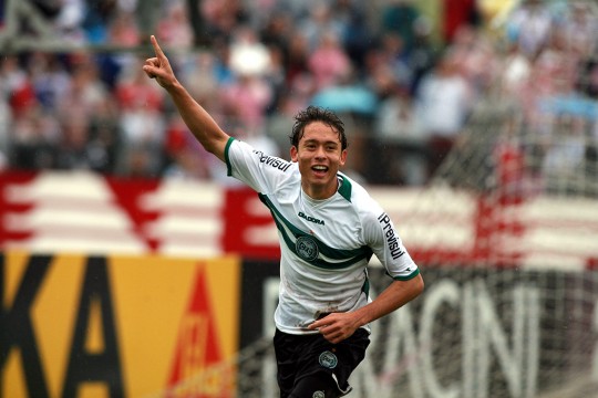Keirrison marcou o gol da vitória do Coritiba no clássico de 2008. Foto: Arquivo