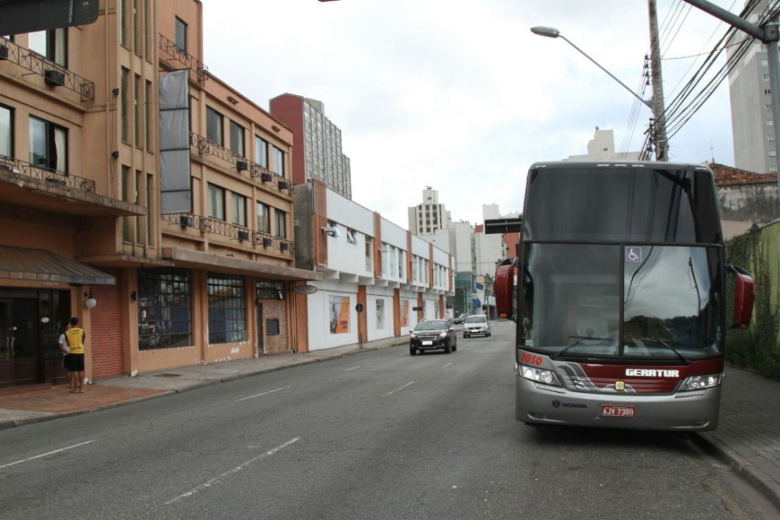 Ônibus da equipe do Paranavaí foi furtado em frente ao hotel. Foto: Gerson Klaina