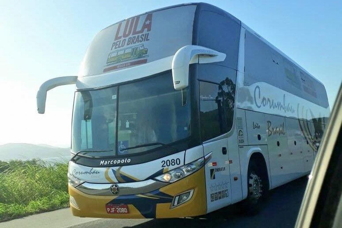 Caravana do ex-presidente Lula está no Paraná. Foto: Reprodução/Facebook