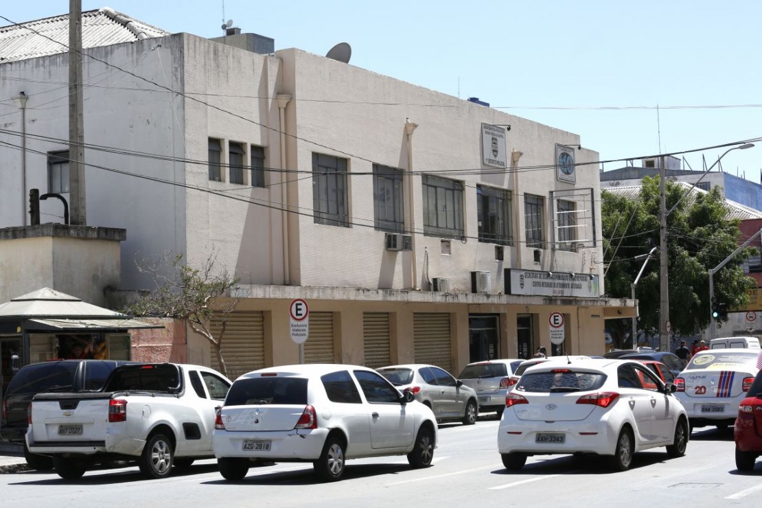 Superlotação na carceragem da Central de Flagrantes vem causando diversos problemas. Foto: Átila Alberti