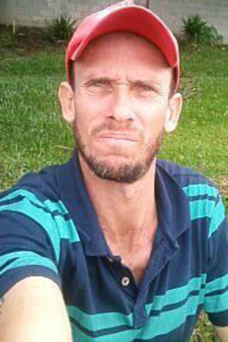 Emerson Rodrigo Von Schimidt é procurado como suspeito do crime. Foto: Divulgação/Polícia.