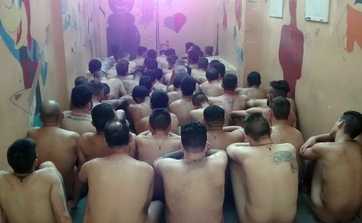 Os 58 presos, que estavam num espaço para 14. Foto: Colaboração.