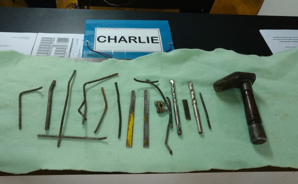 Todos os objetos utilizados para escavar o buraco foram apreendidos. Foto: Colaboração/RedeNews